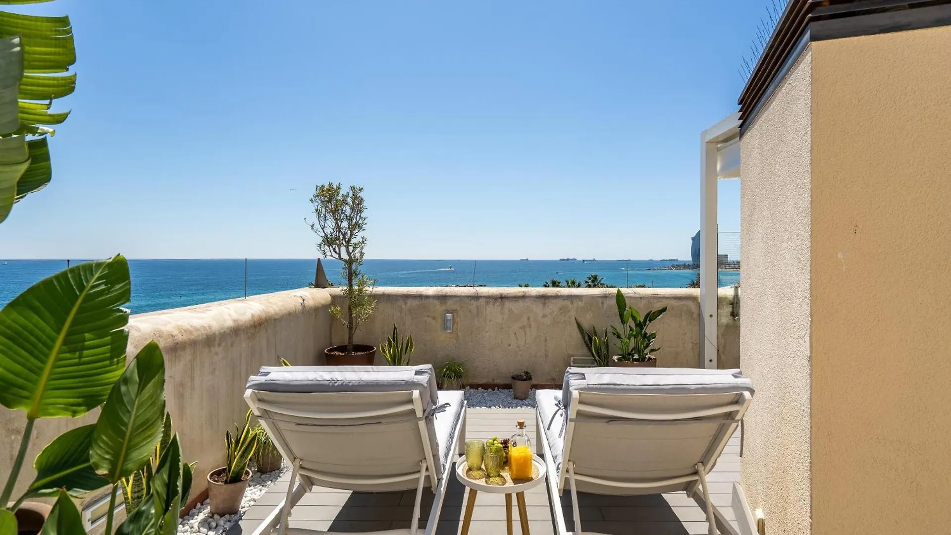 شقة Kronos On The Beach Attic Suite برشلونة إسبانيا