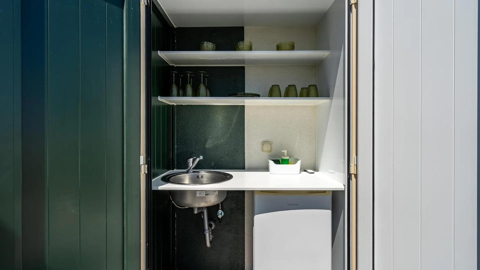 Kronos On The Beach Attic Suite برشلونة إسبانيا