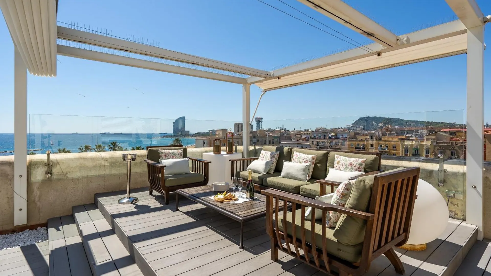 Kronos On The Beach Attic Suite برشلونة شقة