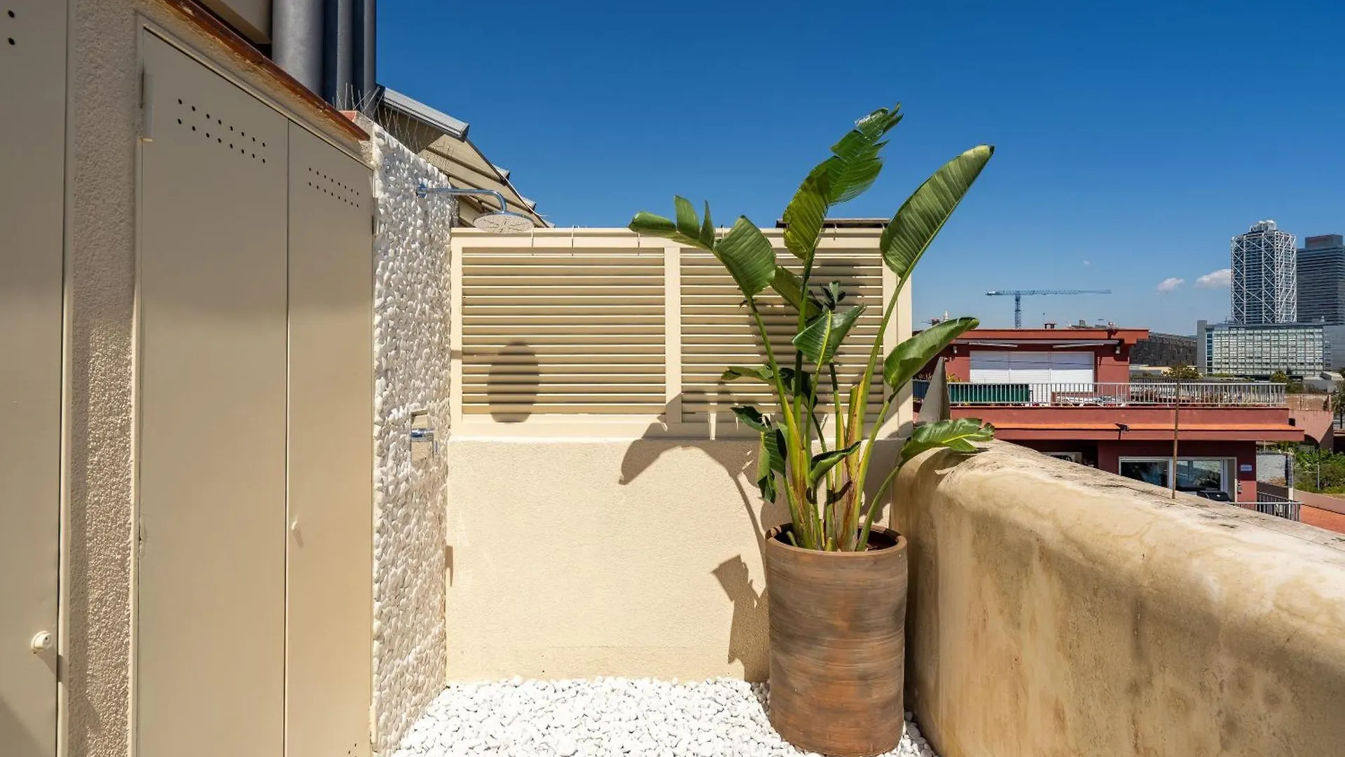 Kronos On The Beach Attic Suite برشلونة