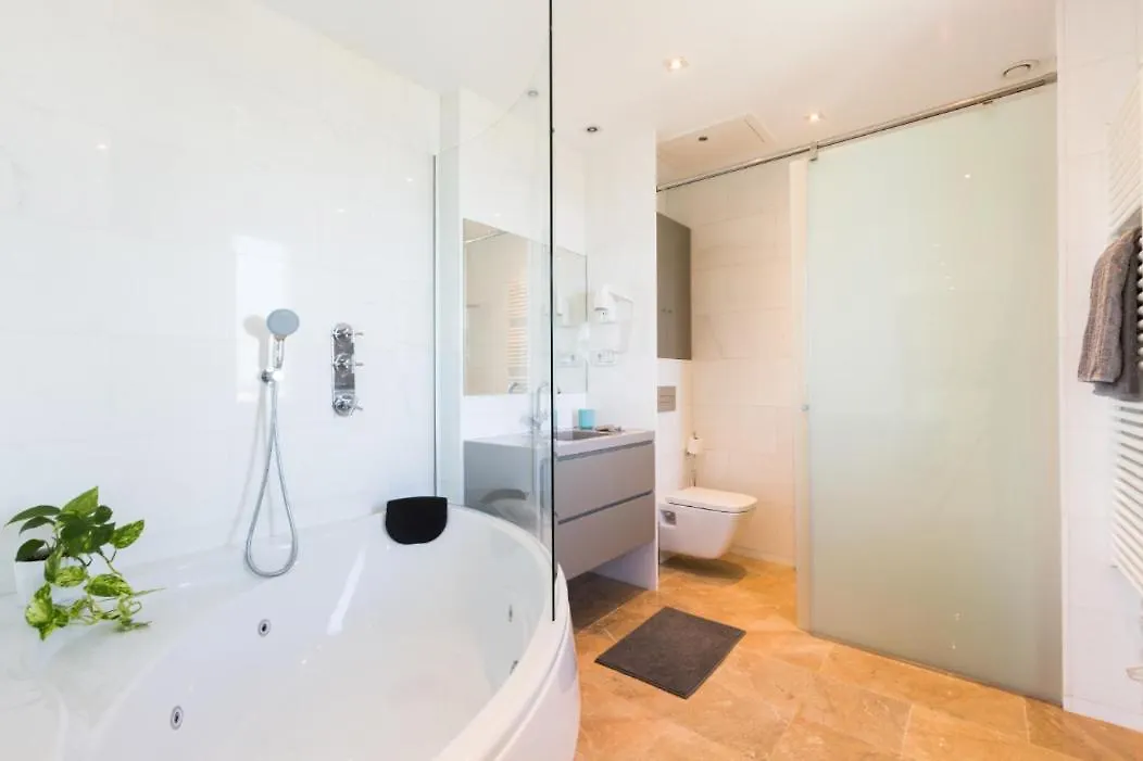 Kronos On The Beach Attic Suite برشلونة